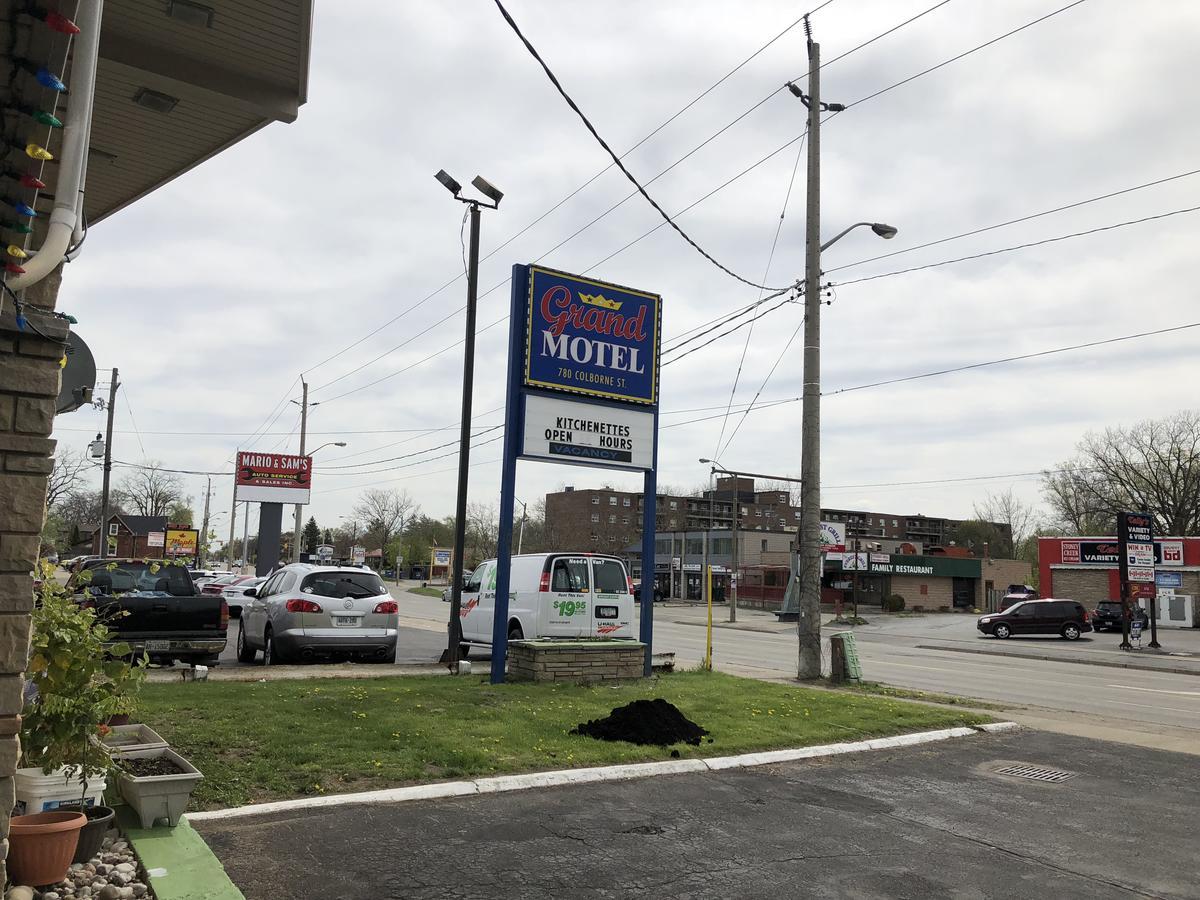 Grand Motel Brantford Kültér fotó